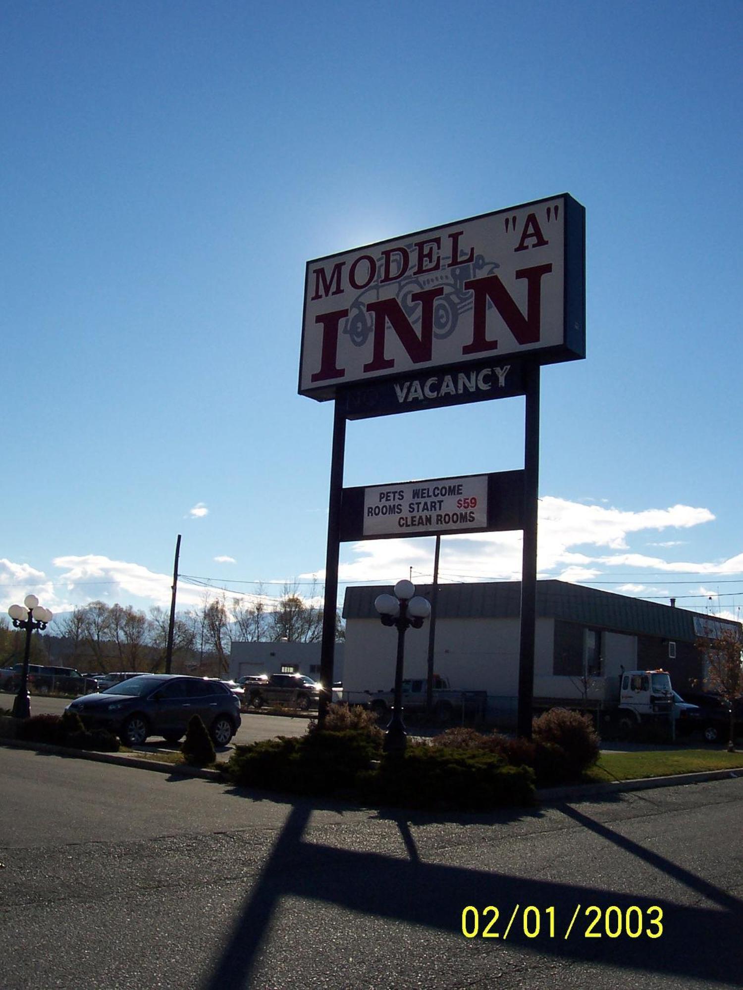 Model A Inn Cranbrook Esterno foto